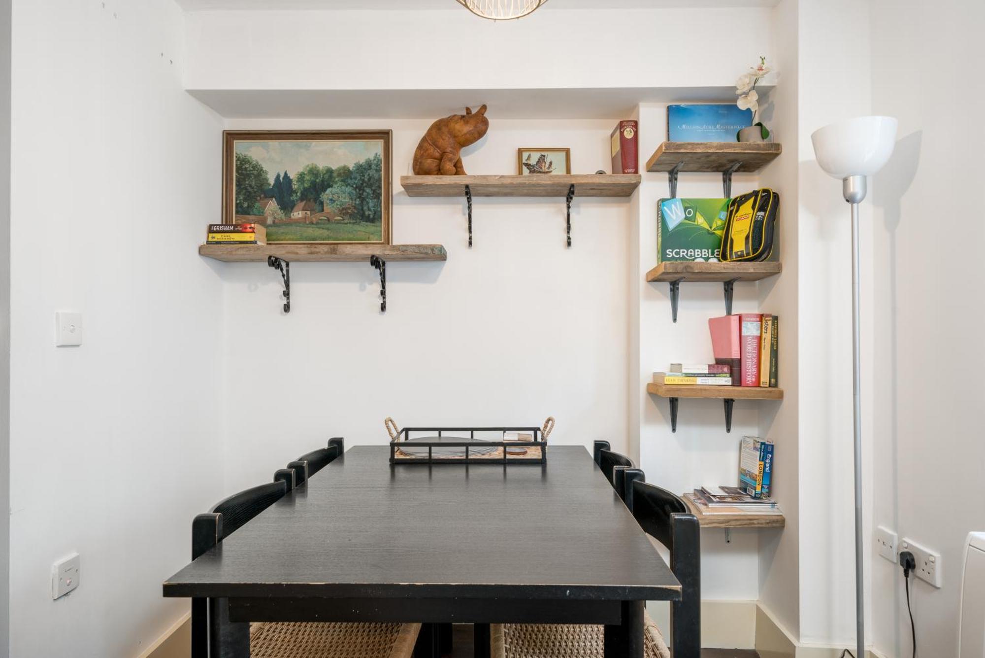Riverside 1 Bed Basement Flat Near Hampton Court Palace East Molesey Eksteriør bilde