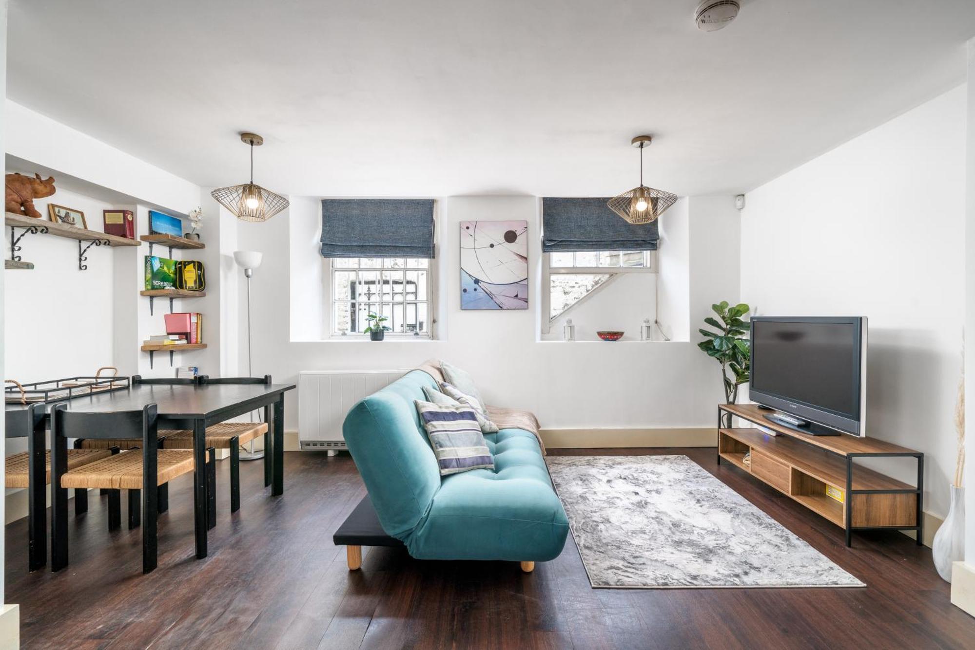 Riverside 1 Bed Basement Flat Near Hampton Court Palace East Molesey Eksteriør bilde
